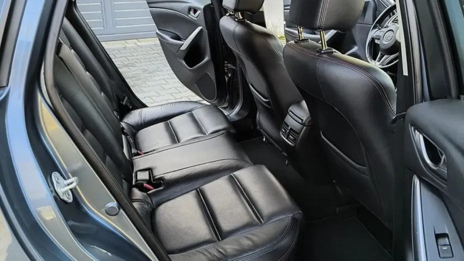 MAZDA 6 -