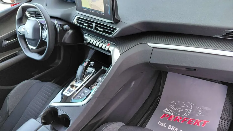 PEUGEOT 3008 -