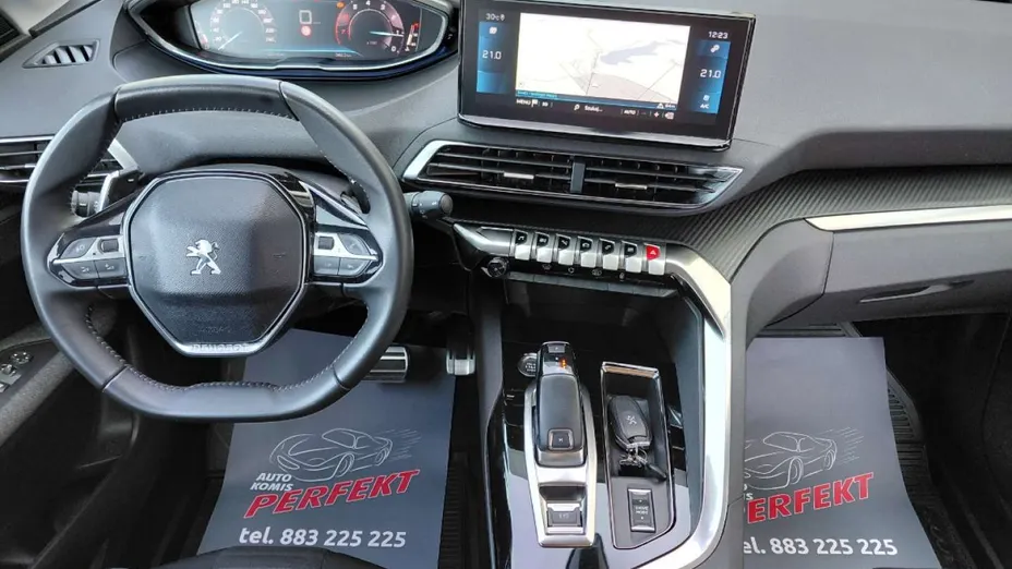 PEUGEOT 3008 -