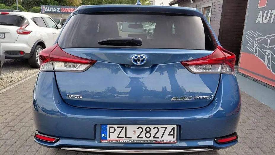 TOYOTA Auris -