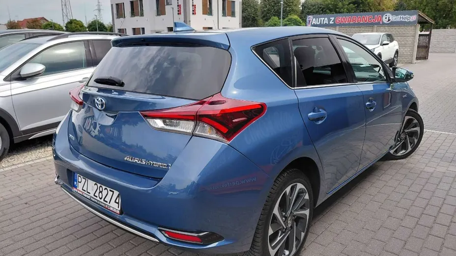 TOYOTA Auris -