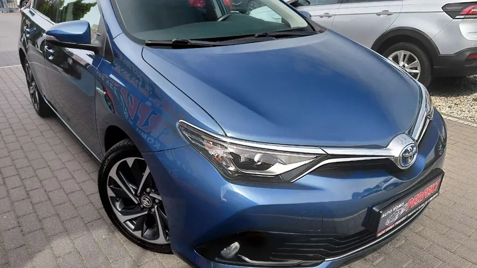 TOYOTA Auris -