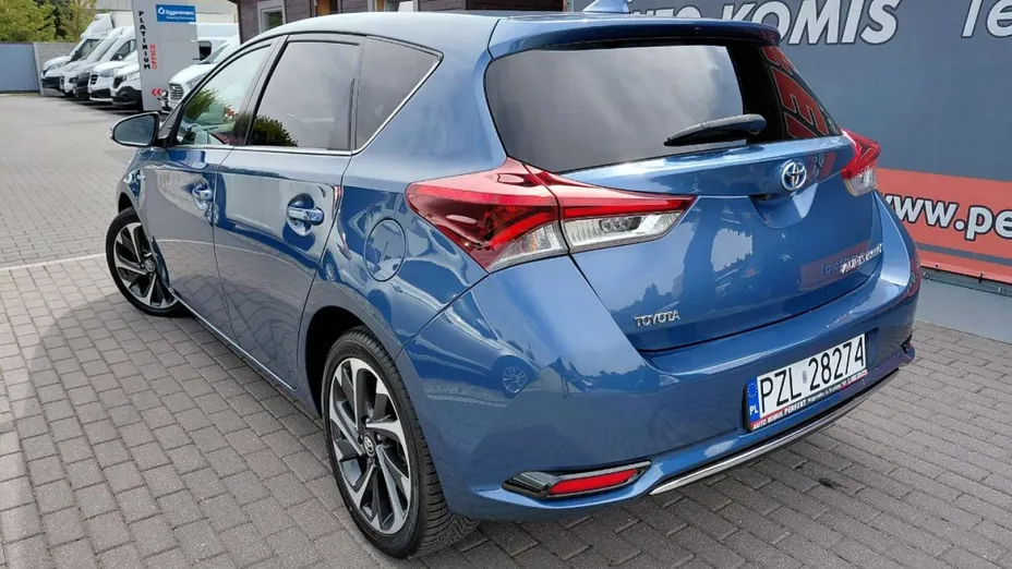 TOYOTA Auris -