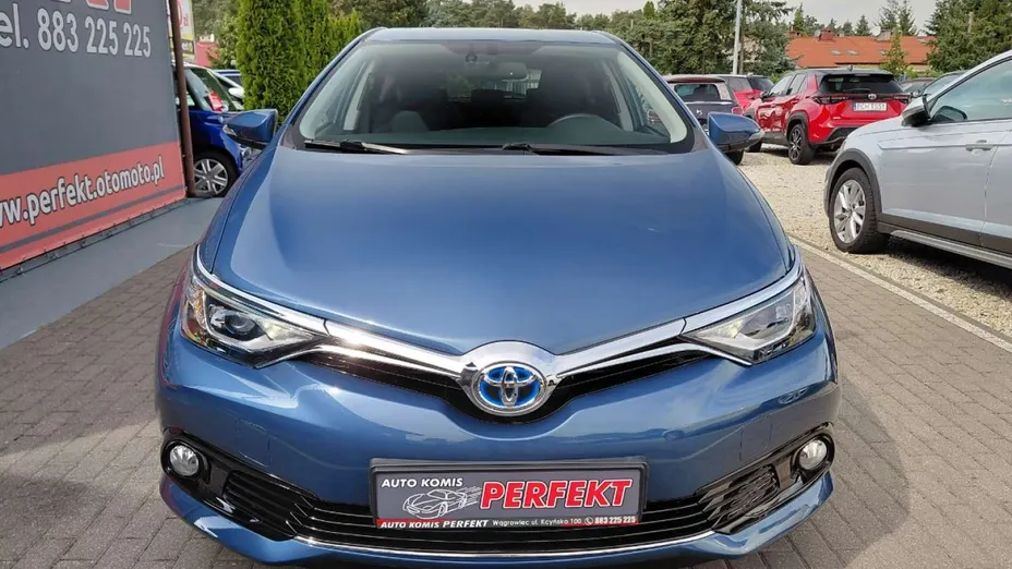 TOYOTA Auris -