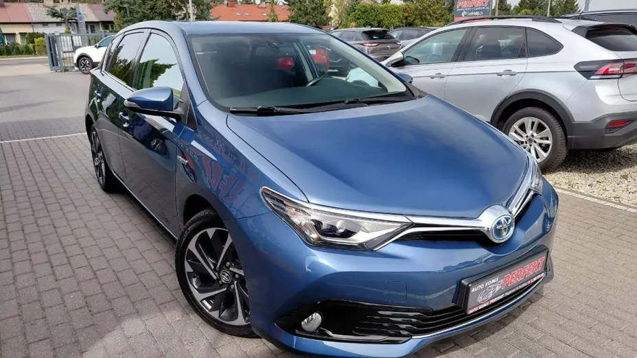 TOYOTA Auris -
