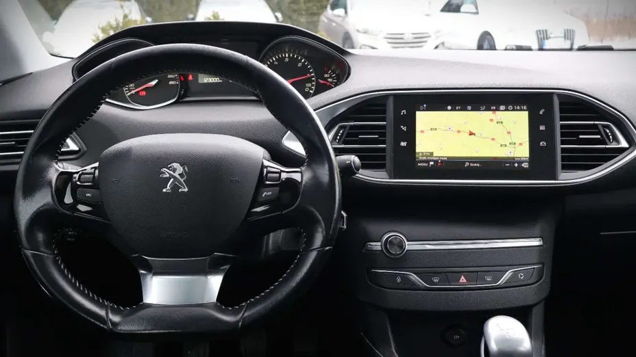 PEUGEOT 308 -