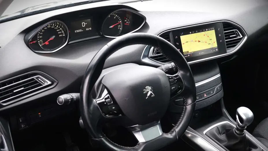 PEUGEOT 308 -