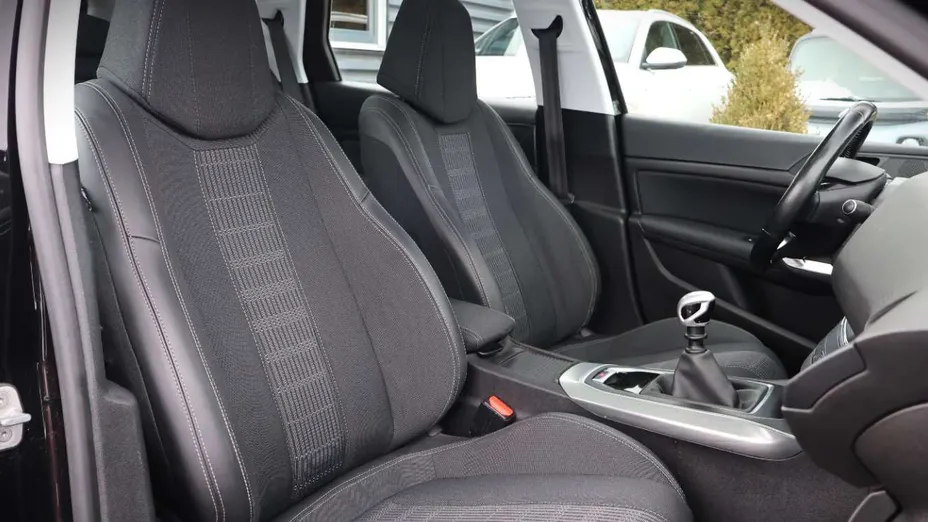 PEUGEOT 308 -
