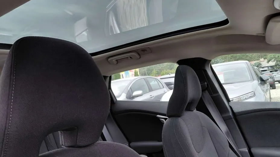 VOLVO V40 -