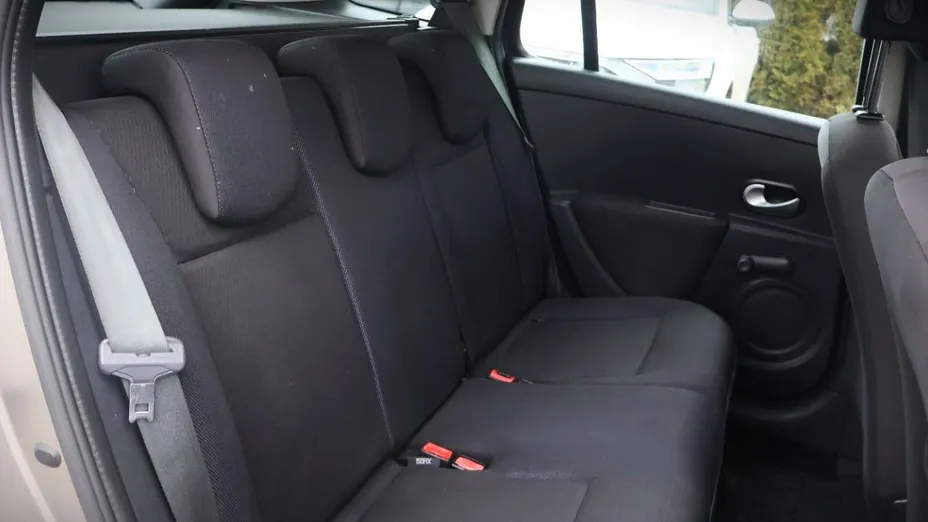 RENAULT Clio -
