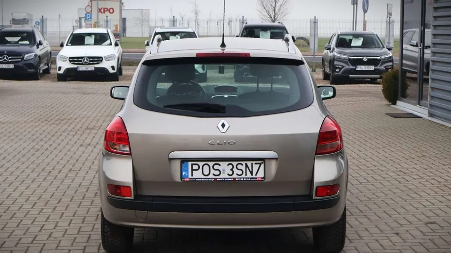 RENAULT Clio -