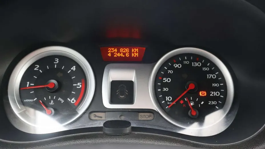 RENAULT Clio -