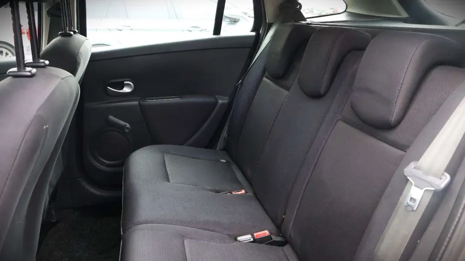 RENAULT Clio -