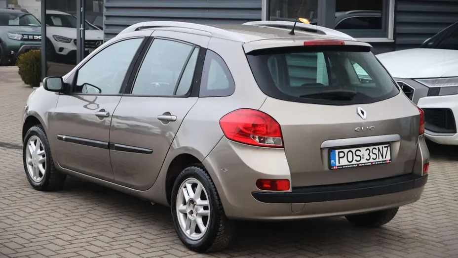 RENAULT Clio -