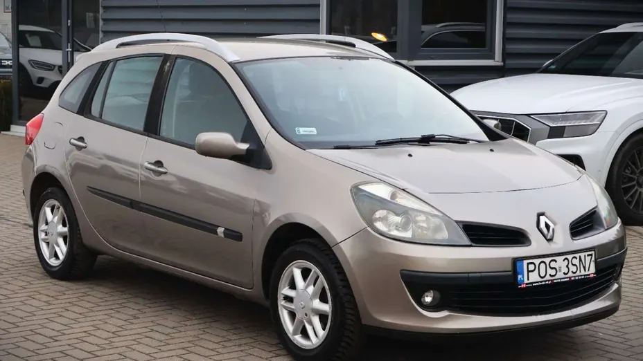 RENAULT Clio -
