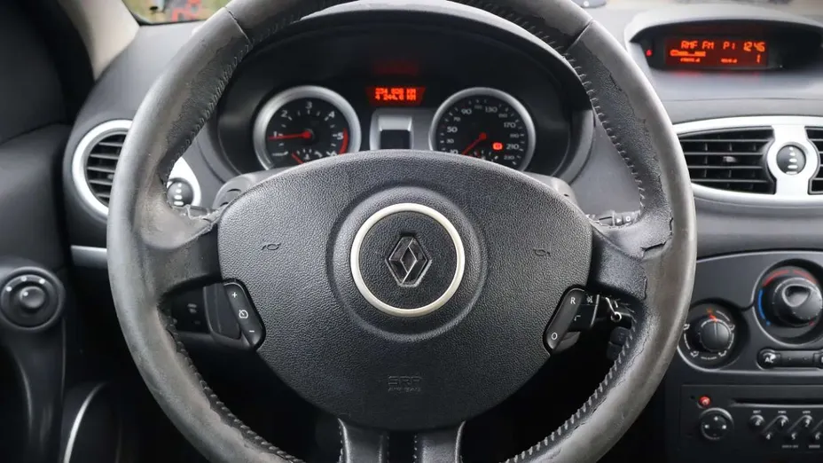 RENAULT Clio -