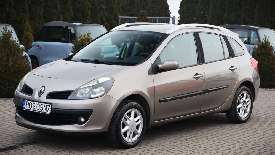 RENAULT Clio -