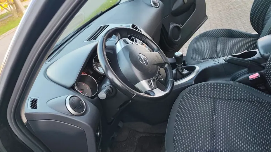 NISSAN Qashqai -