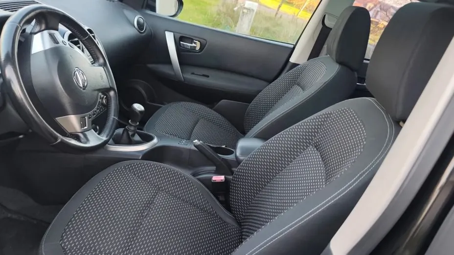 NISSAN Qashqai -