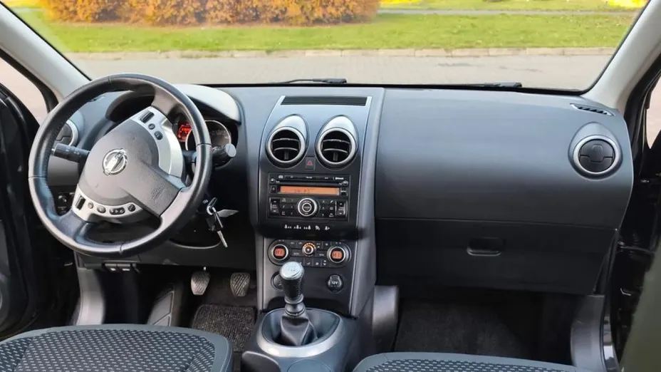 NISSAN Qashqai -
