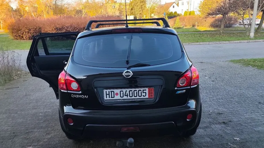 NISSAN Qashqai -