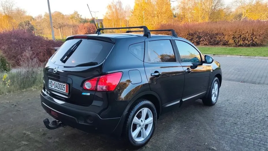 NISSAN Qashqai -