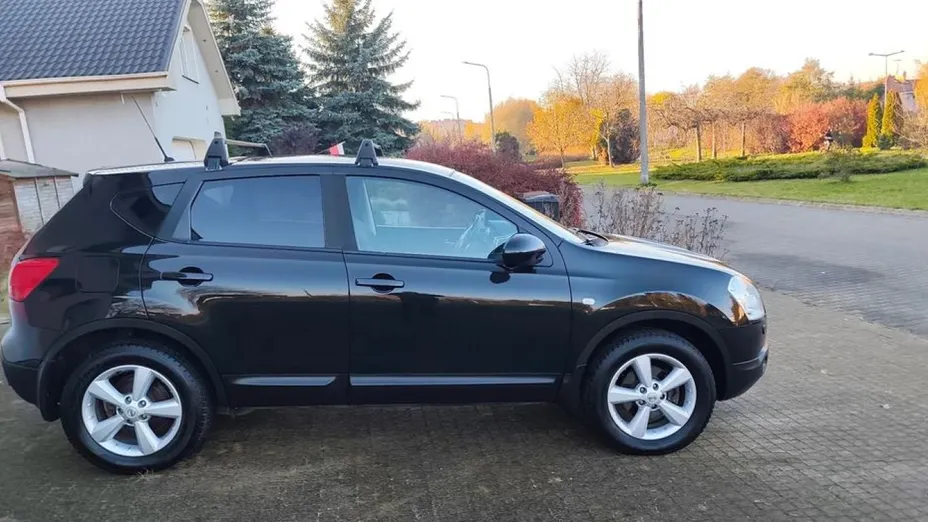 NISSAN Qashqai -