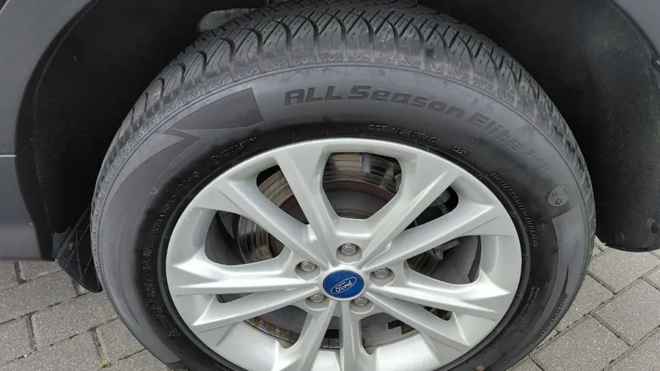 FORD Kuga -