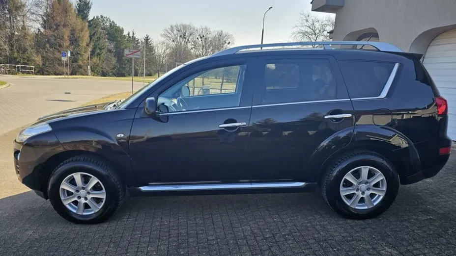 PEUGEOT 4007 -