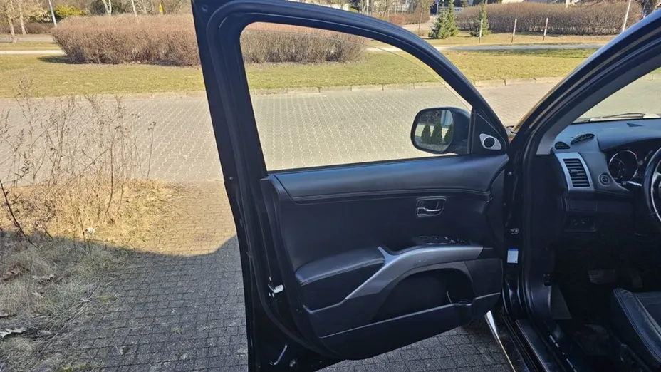 PEUGEOT 4007 -