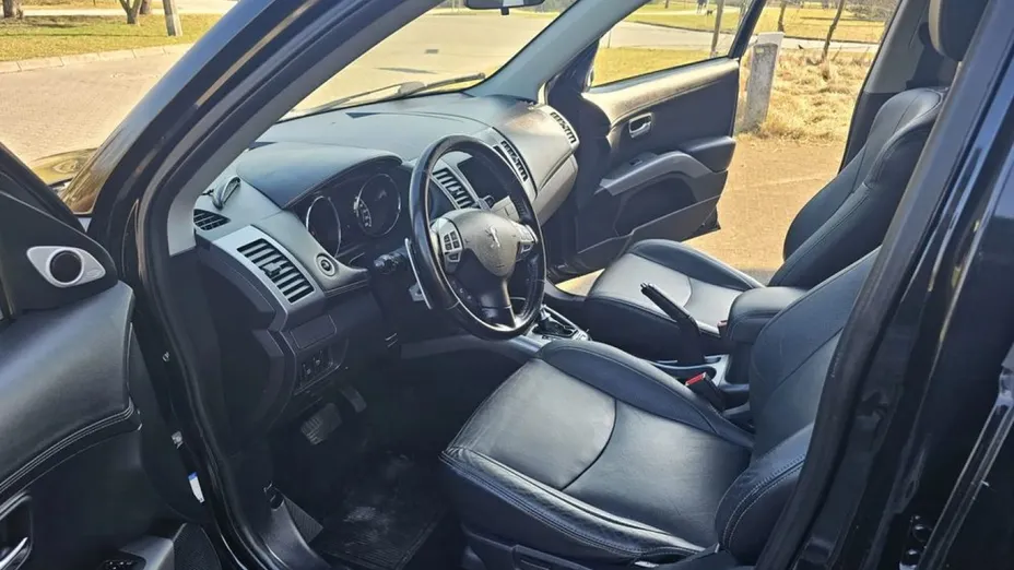 PEUGEOT 4007 -