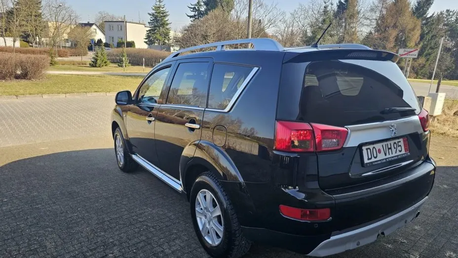 PEUGEOT 4007 -