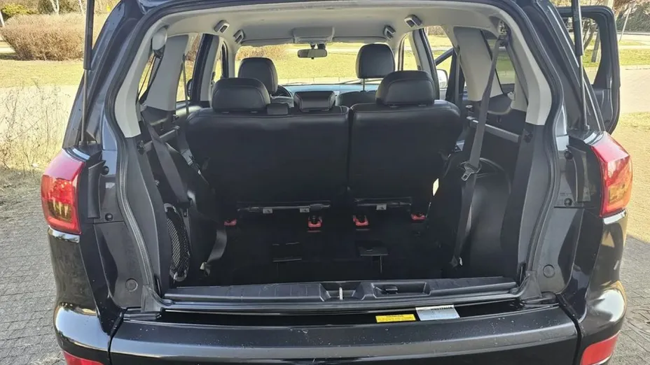 PEUGEOT 4007 -