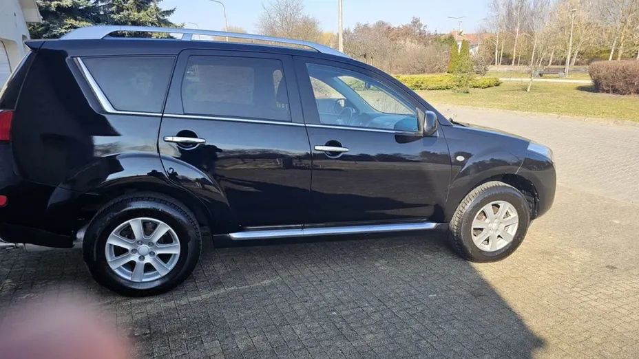PEUGEOT 4007 -