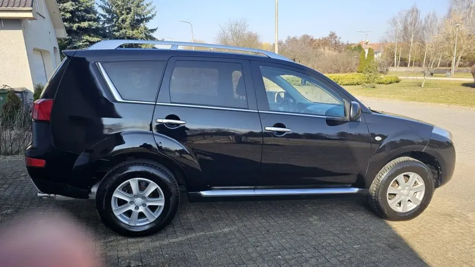 PEUGEOT 4007 -
