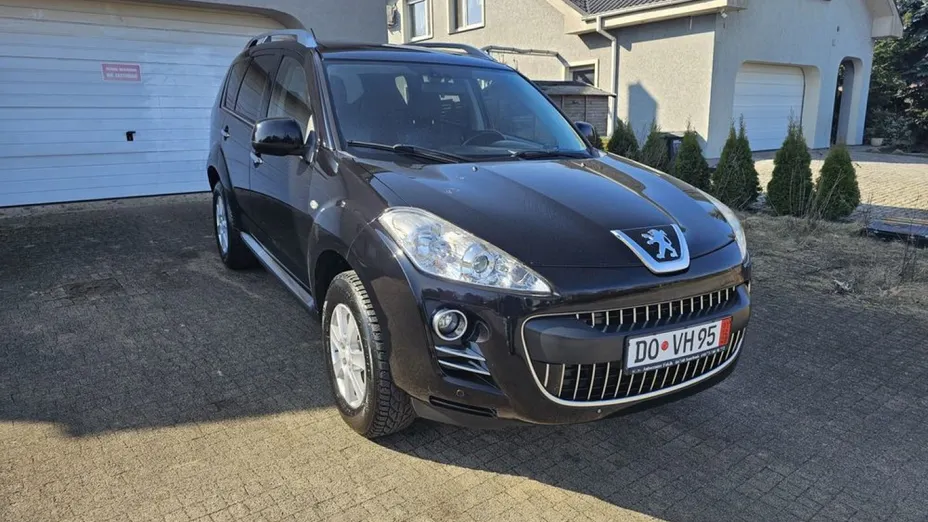 PEUGEOT 4007 -