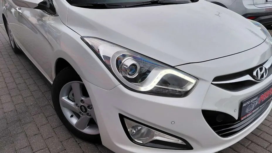 HYUNDAI i40 -