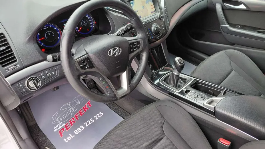 HYUNDAI i40 -