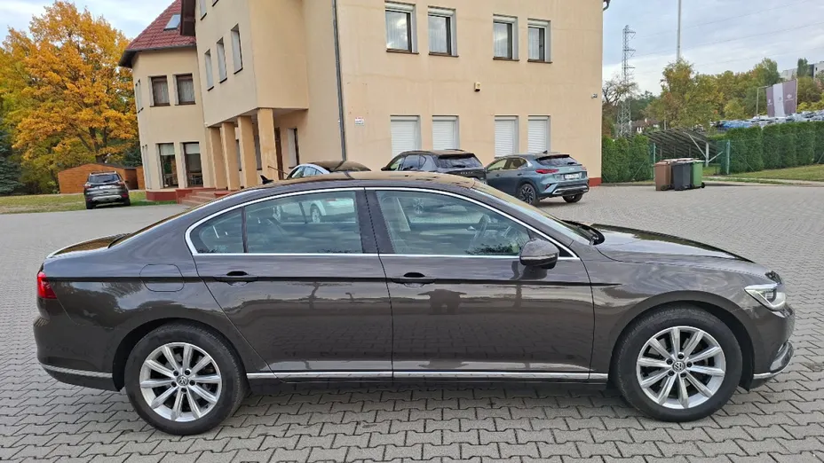 VOLKSWAGEN Passat -