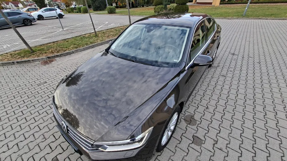 VOLKSWAGEN Passat -