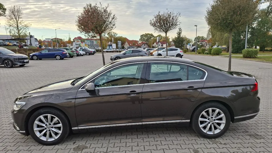 VOLKSWAGEN Passat -