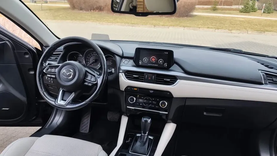 MAZDA 6 -