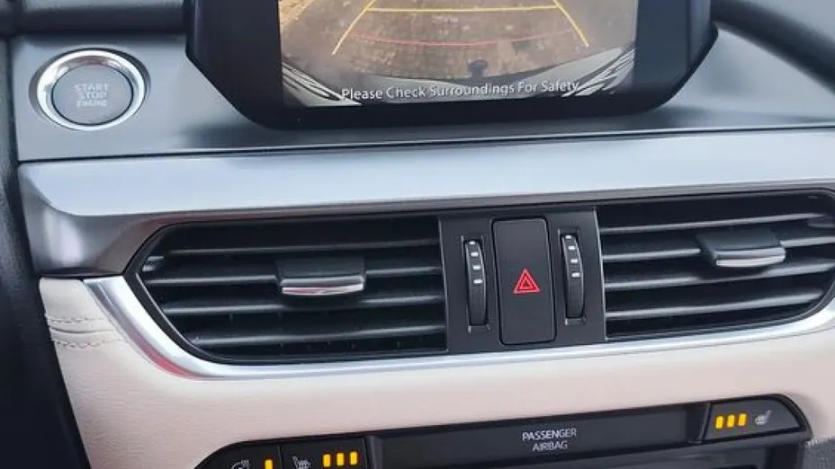 MAZDA 6 -