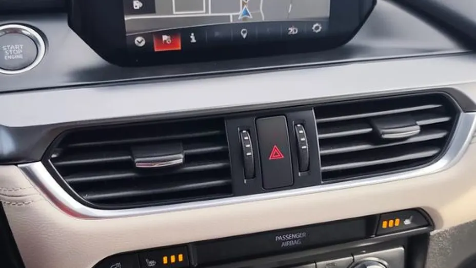 MAZDA 6 -