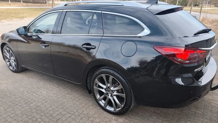 MAZDA 6 -