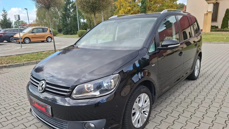 VOLKSWAGEN Touran -