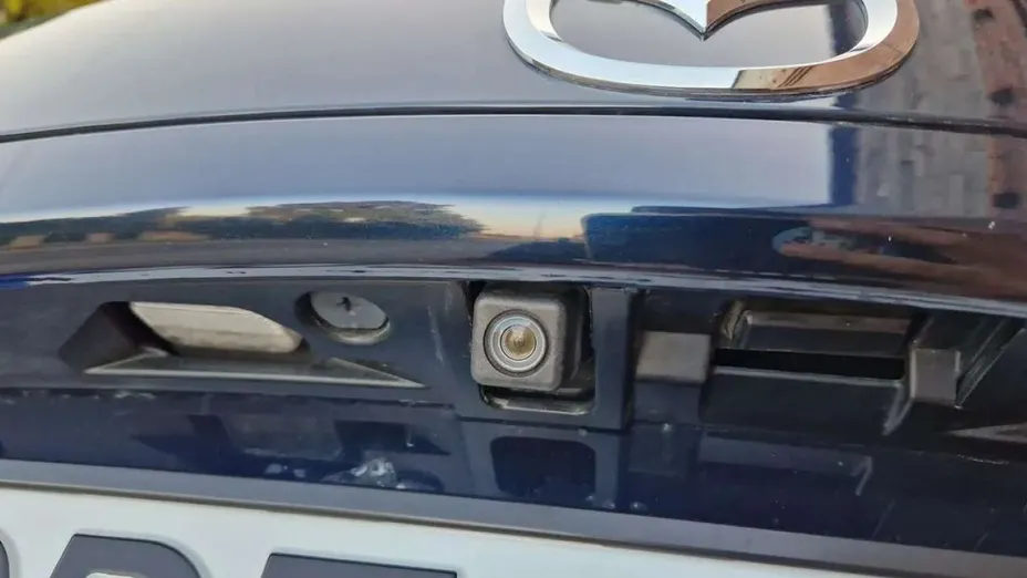 MAZDA 3 -