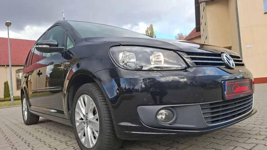 VOLKSWAGEN Touran -