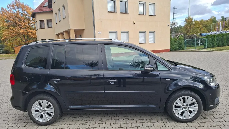 VOLKSWAGEN Touran -