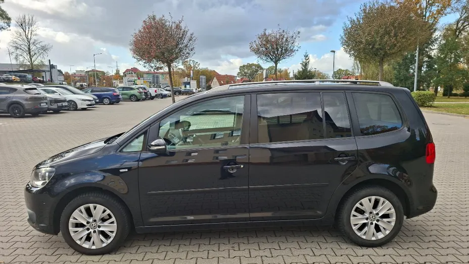 VOLKSWAGEN Touran -